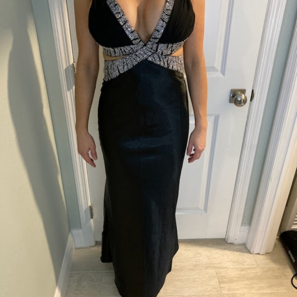 Gown - Picture 2 of 3